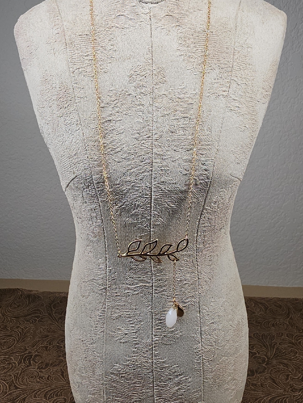Bansri 18" NWT Gold Leaf Pendant Teardrop Long Necklace